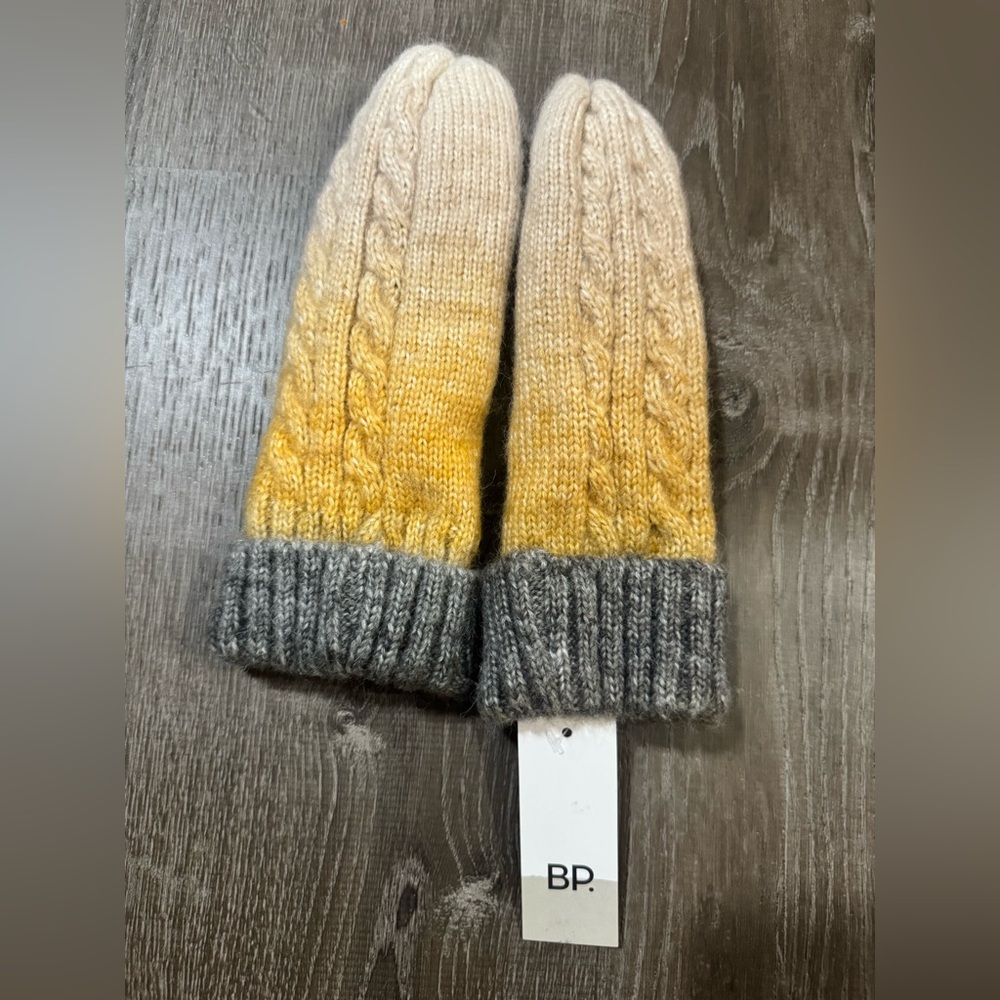 NWT BP Nordstrom Ombre Cable Knit Mittens One Size